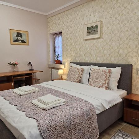Laroka House Arty And Cosy Studio Universitate Center Bucureşti Eksteriør bilde